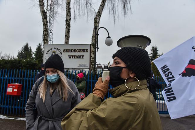 Międzymiastowy protest samochodowy pod Radiem Maryja. Strajkowali w Święto Trzech Króli