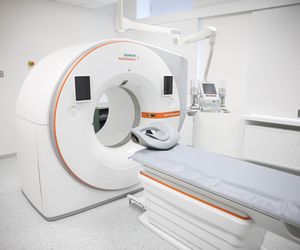 Nowoczesny tomograf w krakowskim szpitalu wojskowym. Sprzęt z funduszy KPO zaprezentował szef MON