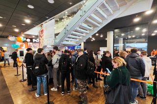 Popepes w Katowicach już otwarte. Długa kolejka czekała na darmowe kanapki