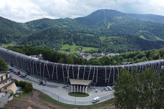 Orle gniazdo w Beskidach. Gigant na górskim zboczu - Mercure Szczyrk Resort