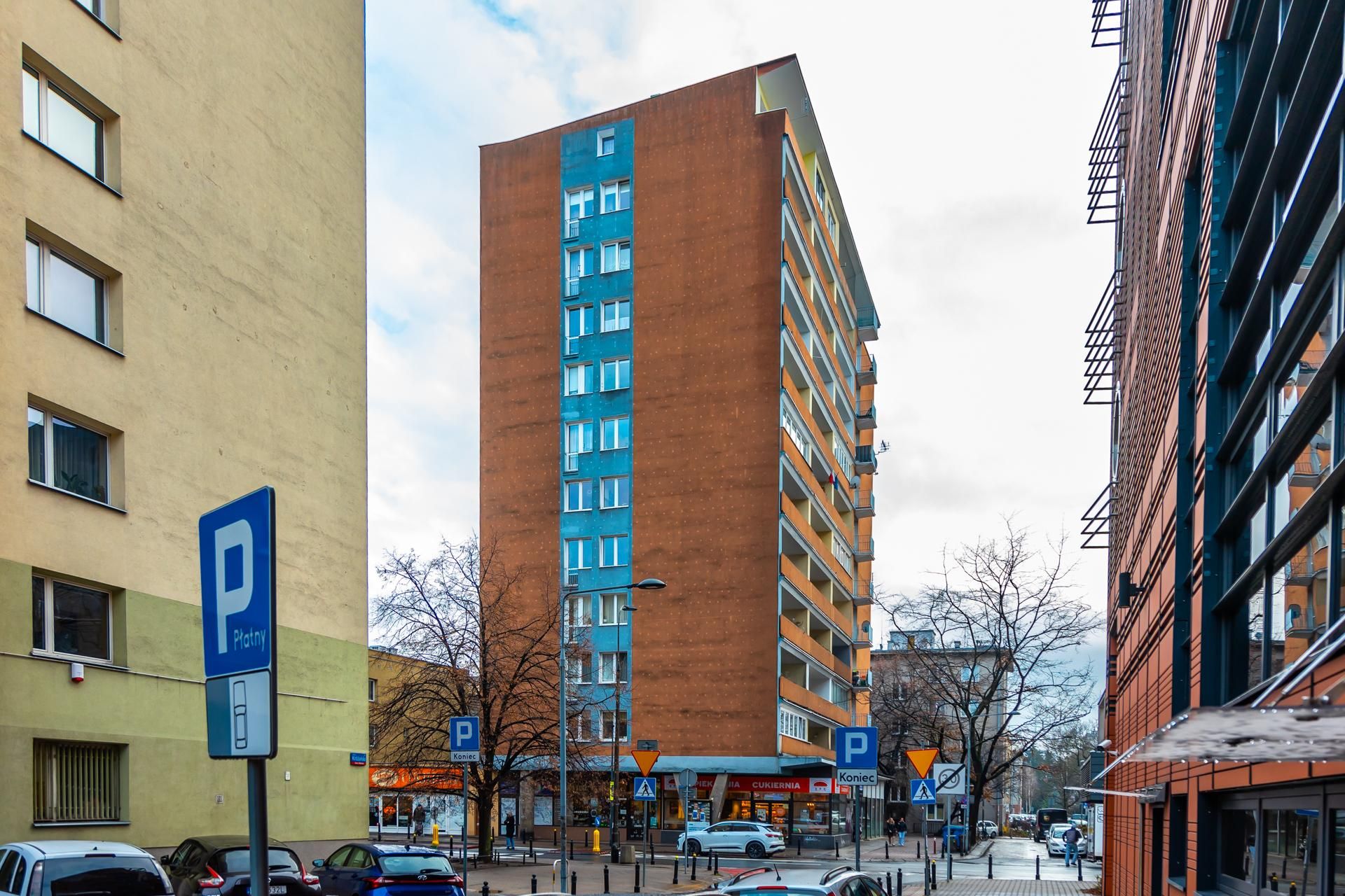 Blok na Madalińskiego 57 w Warszawie