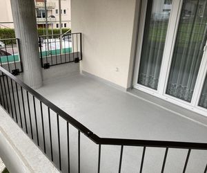 Balkon wykonany w systemie żywic PMMA