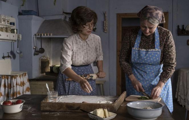 Stulecie Winnych sezon 3: Andzia (Barbara Wypych), Kazia (Katarzyna Kwiatkowska) 