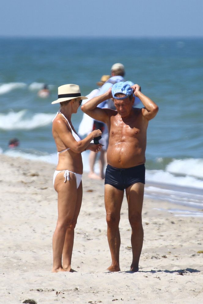 Jan Englert z żoną i ćorką w Juracie