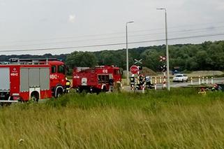 SZYNOBUS ZDERZYŁ SIĘ ze skuterem. Jedna osoba nie żyje!