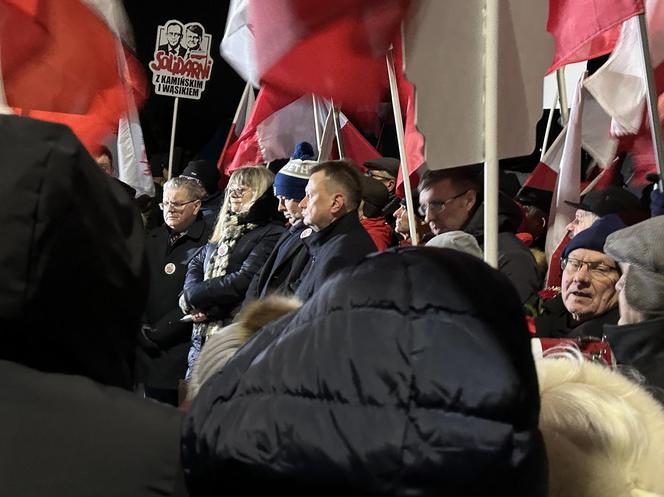 Manifestacja pod więzieniem, w którym przebywa Maciej Wąsik