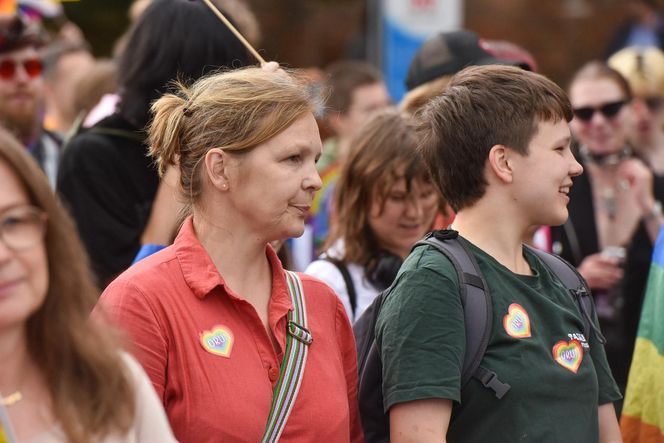 VI Toruński Marsz Równości. Przeciwnicy modlili się w centrum