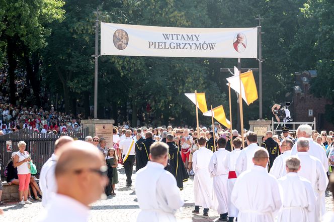 Pielgrzymka kobiet do Piekar. Przyszły tysiące pielgrzymów