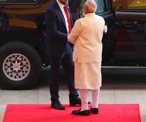 Rozmowy pokojowe w Delhi. Wiceprezydent USA Vance: Rosja i Ukraina będą musiały dokonać wymiany terytoriów.