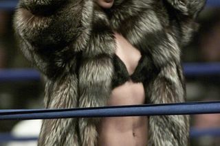 Tak wyglądały ring girls, które 25 lat temu pracowały na gali Gołota - Tyson