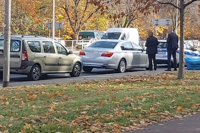 Kolizja samochodu SOP na Mokotowie, wjechał Dacią w BMW