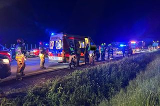 Wypadek autokaru wojskowego na autostradzie A4. Wielka akcja służb ratunkowych [ZDJĘCIA]