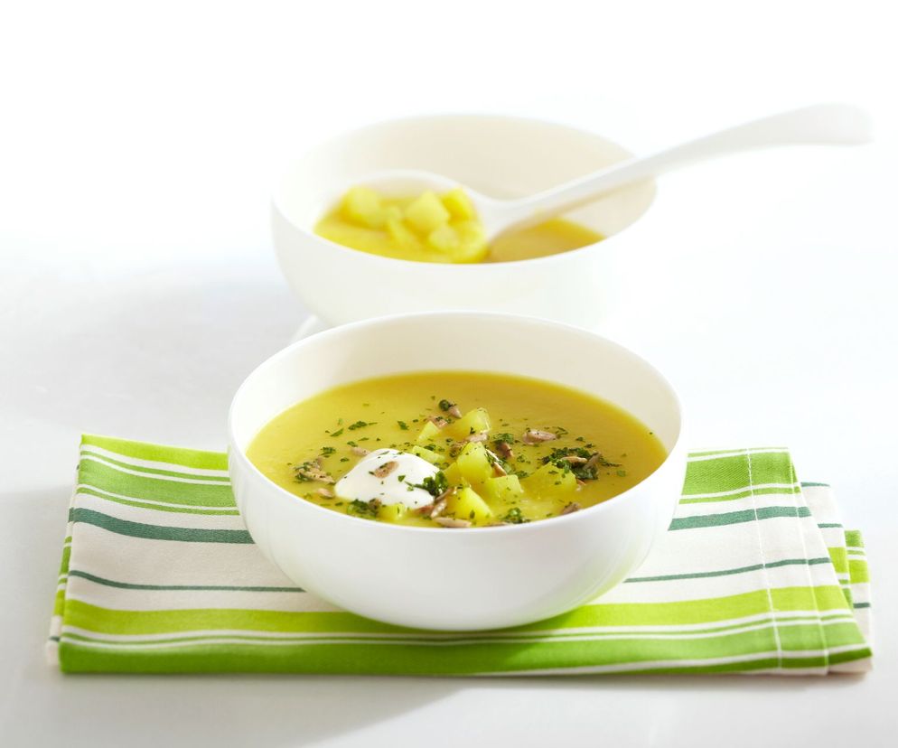 Oberiba – śląski klasyk! Aromatyczna zupa z kalarepy, która zachwyca smakiem