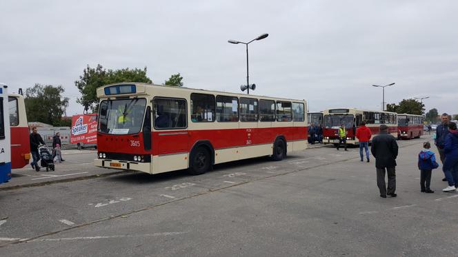 Parada Zabytkowych Autobusów w Bydgoszczy