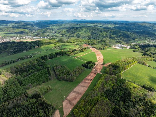Trwa budowa autostrady D11 Trutnov - Lubawka. Tak wygląda obecnie plac budowy