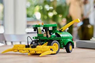 LEGO Technic John Deere 9700 Forage Harvester — 42168
