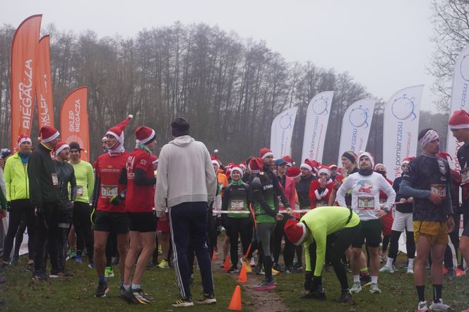 11. Bieg Mikołajkowy nad Jeziorem Strzeszyńskim w Poznaniu