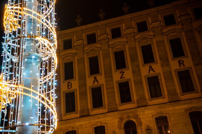 Bożonarodzeniowe ozdoby świąteczne od Enei na ulicach Poznania
