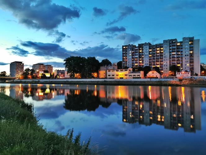 Opole na zdjęciach Krzysztofa Mazurowskiego. Uchwycił "podróżnika w czasie"