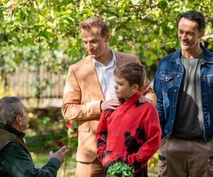 Barwy szczęścia odc. 3140. Czesław Zarzeczny (Marian Jaskulski), Ksawery (Bartosz Gruchot), Mariusz (Rafał Cieszyński), Łukasz (Michał Rolnicki)