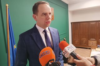 Protest pod Urzędem Gminy w Grucie