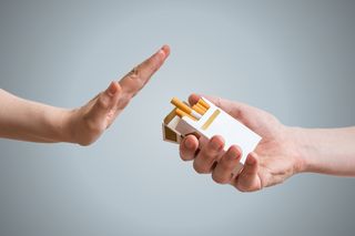 PAPIEROSY i E-PAPIEROSY szkodzą ZĘBOM oraz IMPLANTOM