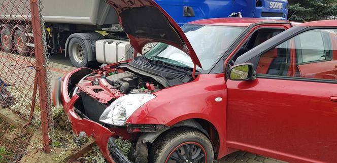Koszmarny wypadek w Siołkowej. Suzuki staranowane przez ciężarówkę