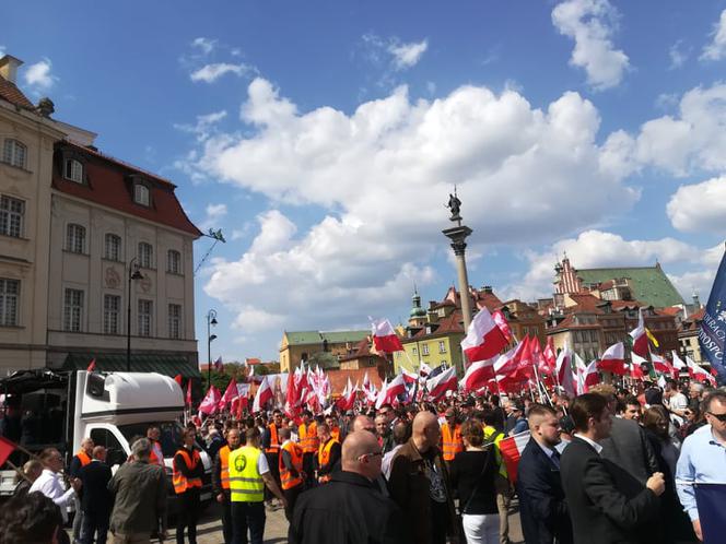 Marsz Suwerenności przeszedł ulicami Warszawy