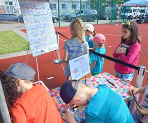 Nowa ławka Gaudiego została uroczyście odsłonięta podczas Pikniku Rodzinnego 2024 w siedleckiej Jedynce