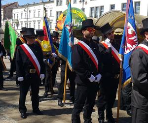 Kominiarze z całej Polski świętowali w Bydgoszczy. Maszerowali ulicami miasta