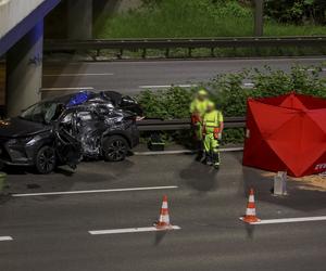 Katowice. Śmiertelny wypadek na autostradzie A4. Potworna kraksa z ciężarówką
