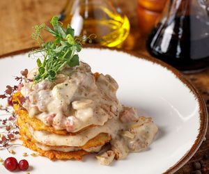 Sos grzybowy do placków ziemniaczanych. Ten wyśmienity smak podbije twoje podniebienie