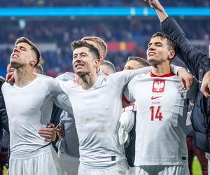 Poruszające obrazki po awansie Polaków na Euro 2024. Piłkarze i kibice dumnie odśpiewali hymn. Cudowny widok!