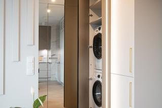 40-metrowe mieszkanie w szmaragdzie i złocie