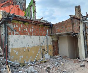 Rozbiórka słynnej willi na dachu bloku