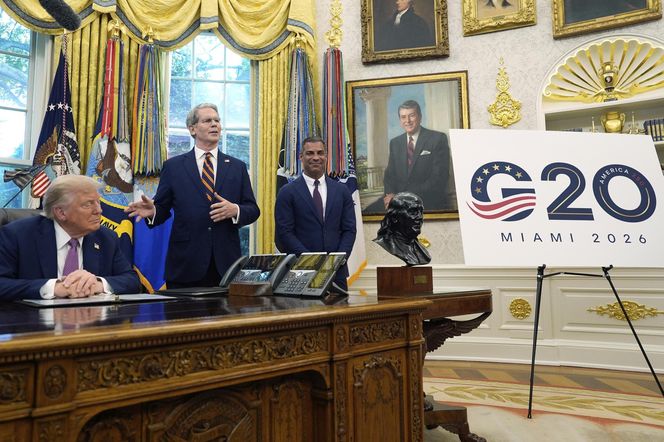 Trump chwali się złotem w Gabinecie Owalnym. "Goście wpadają w zachwyt, najlepszy gabinet w historii"