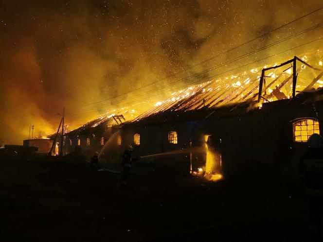 Pożar budynku gospodarczego w gminie Skoki