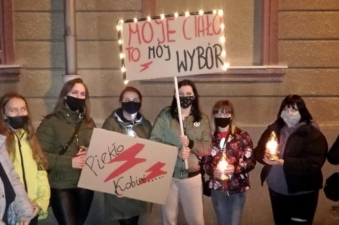 Protest kobiet przeszedł przez Trzebnicę. Doszło do spięcia z obrońcami życia [POSŁUCHAJ]