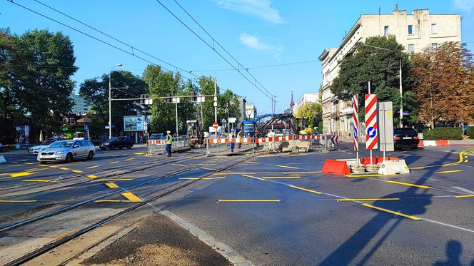 Poranny armagedon na Grabiszyńskiej we Wrocławiu. Ludzie jadą do pracy i szkoły, a tu remonty