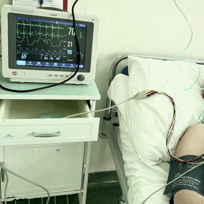 Lublin. Marszałek województwa lubelskiego pochwalił szpital. Jarosław Stawiarski sam nagle do niego trafił [ZDJĘCIA]. 