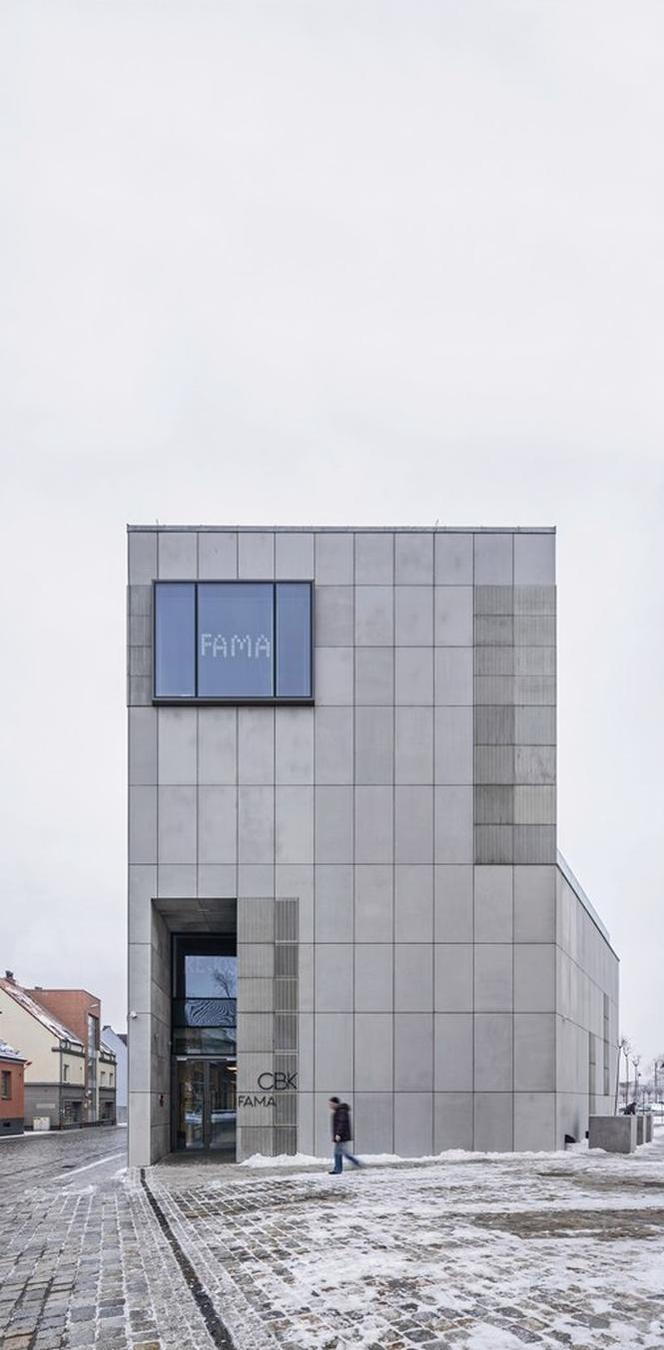 Centrum Kulturalno-Biblioteczne Fama. Widok od ulicy Krzywoustego