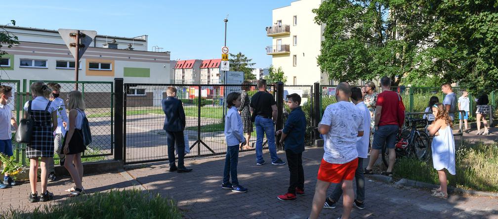 Zakończenie roku szkolnego w czasach pandemii koronawirusa w SP 26 w Toruniu