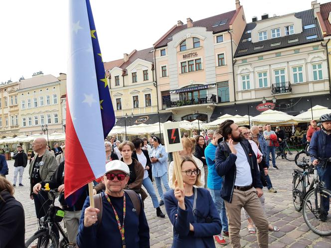 "Ani Jednej Więcej. Przestańcie nas zabijać". Kobiety w Rzeszowie wyszły na ulicę!