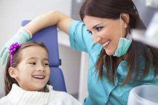 Znieczulenie komputerowe przekona dziecko do wizyt u dentysty?