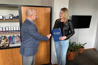 Zosia i Marcelina znalazły portfel wypchany pieniędzmi! Zaskakujęca zachowanie nastolatek