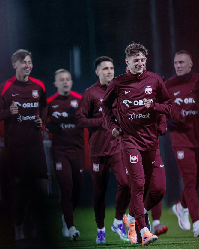 Robert Lewandowski i inni kadrowicze na treningu reprezentacji Polski