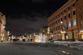 Warszawska iluminacja w śnieżny wieczór