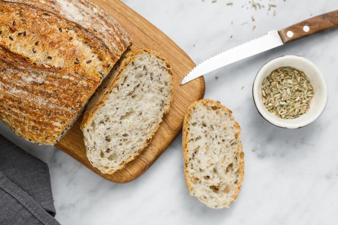 Jak upiec chleb na zakwasie? Prosty przepis na domowe pieczywo