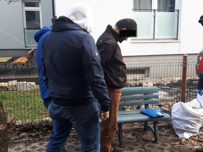Wykopał kości ojca 