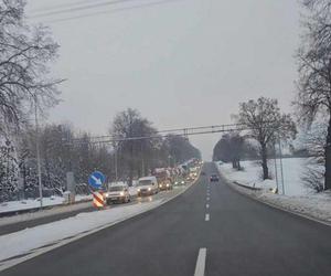 Rośnie frustracja kierowców tirów czekających na wyjazd z Polski do Ukrainy